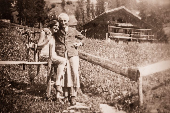 Johann Egger, Ziehvater von Franz Trafoier, bei der "Lahnmühle" (ca. 1925)